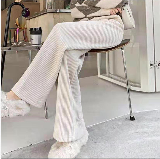 Damen-Cordhose mit weitem Bein, gefüttert