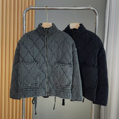 Damen-Steppjacke mit Stehkragen und Bindegürtel
