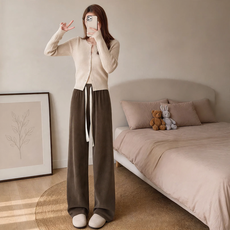 Gefütterte Damen-Cordhose mit Lammfleece-Optik