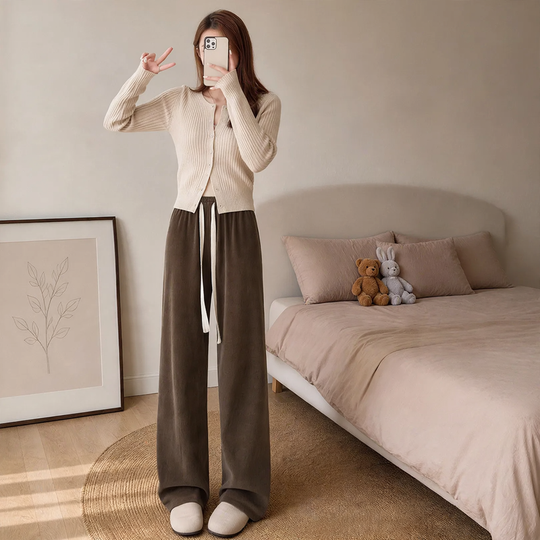 Gefütterte Damen-Cordhose mit Lammfleece-Optik