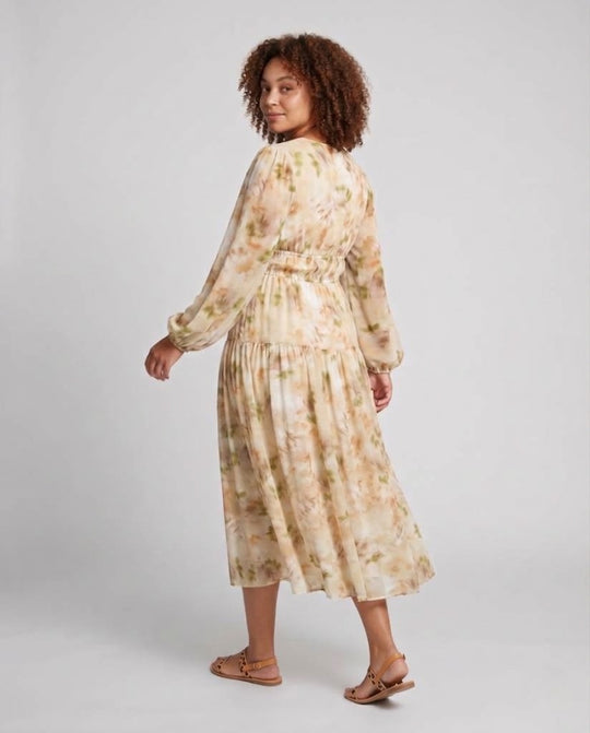 Damen Fließendes Maxikleid mit tiefem V‑Ausschnitt, geraffter Taillenpartie und Volantstufen Nord Taschen