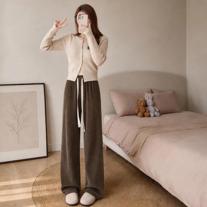 Gefütterte Damen-Cordhose mit Lammfleece-Optik