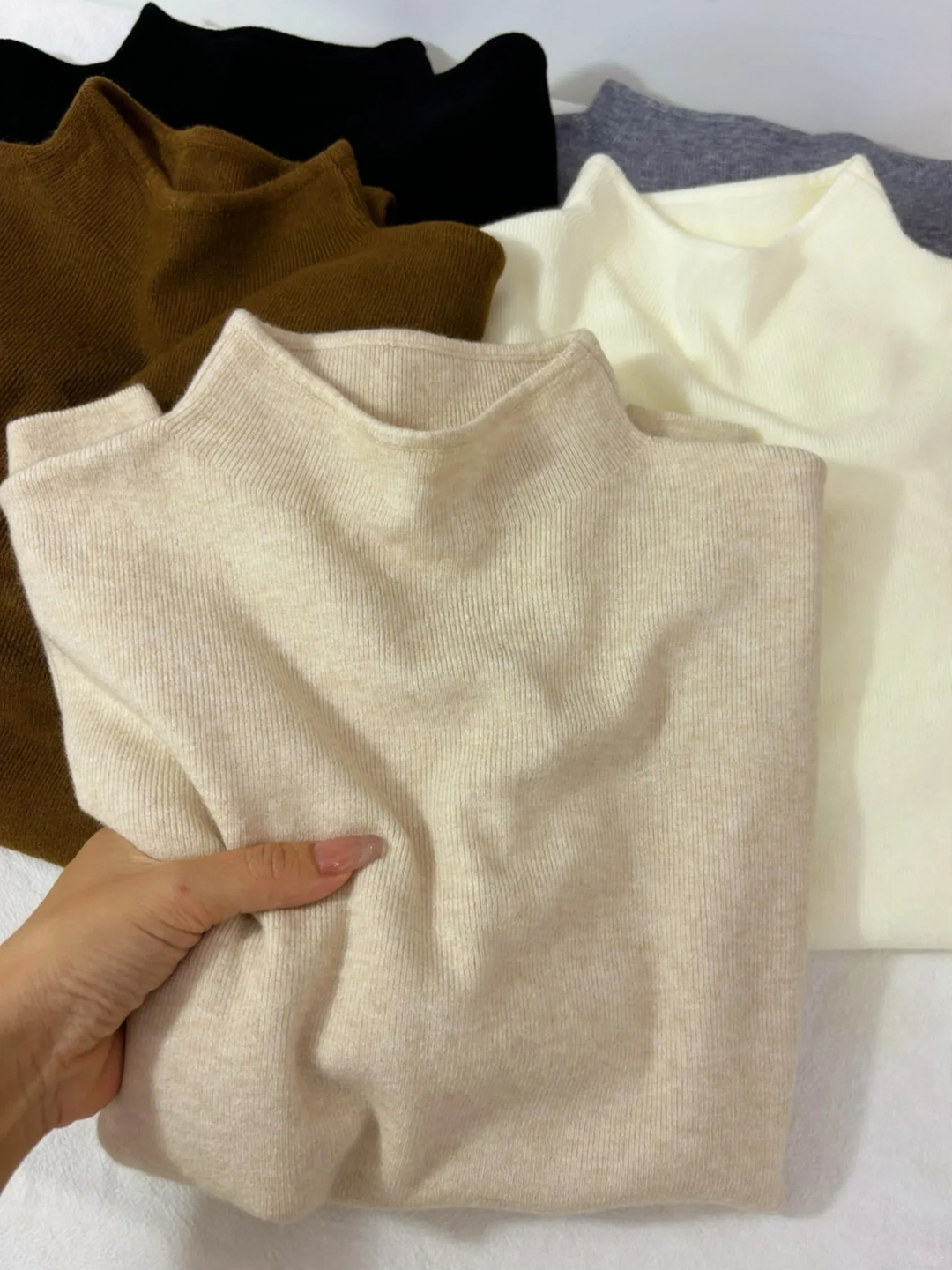 Damen-Strickpullover mit kleinem Stehkragen