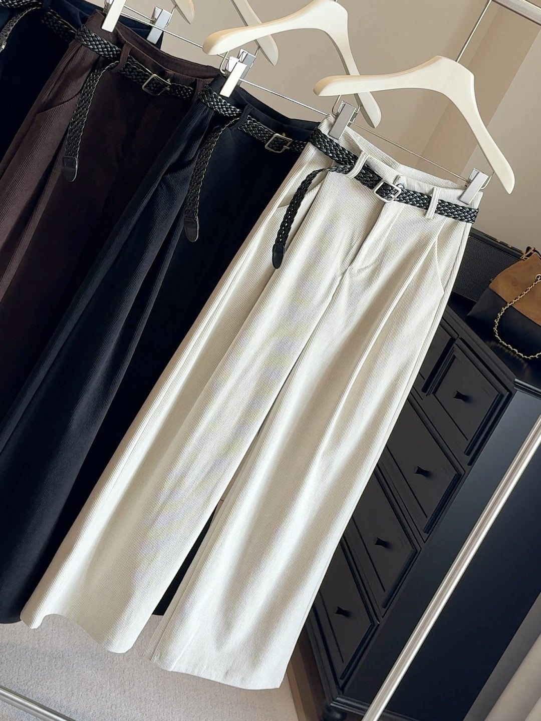 Damen-Cordhose mit weitem Bein und hohem Bund