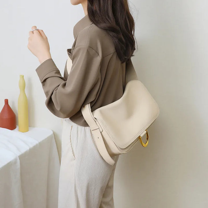 Nord Taschen | Tasche für Damen - Elegante Umhängetasche mit Goldakzent und viel Stauraum