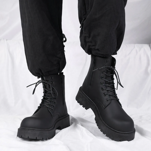 Gefütterte Herren-Stiefel im Biker-Stil