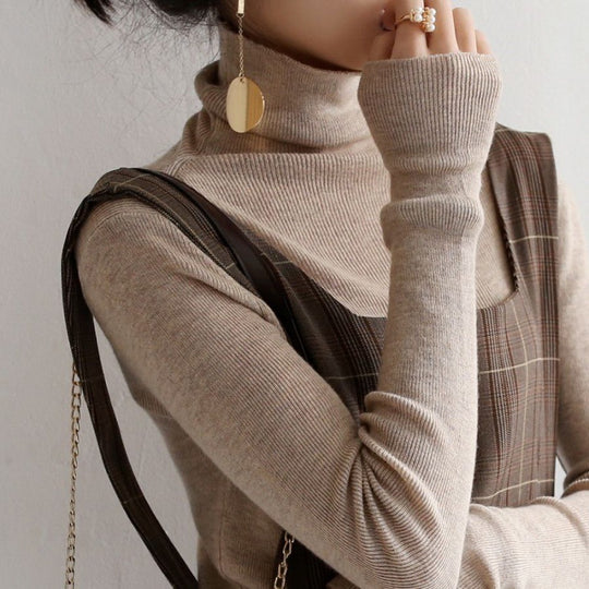Schmaler Rollkragen-Strickpullover