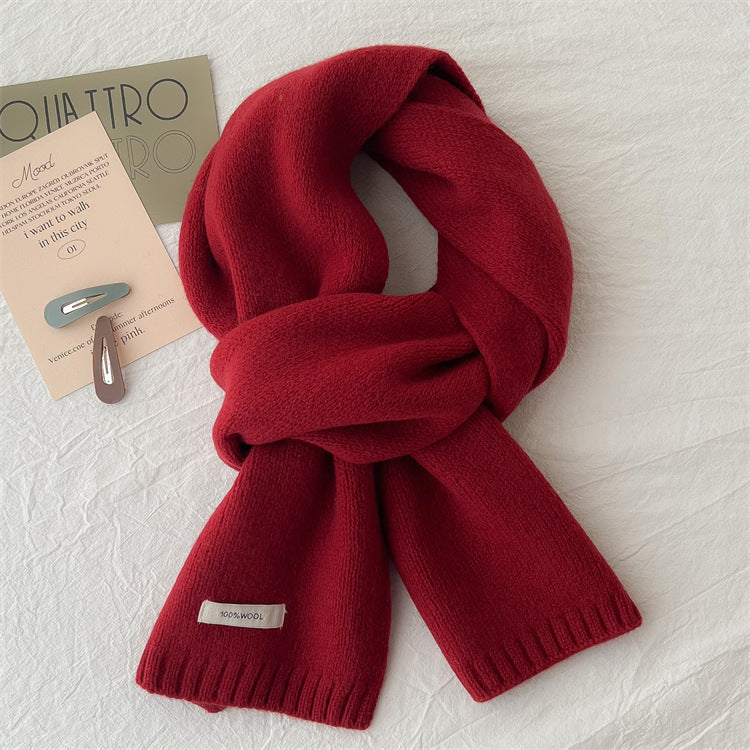 Schlichter Strickschal aus reiner Wolle