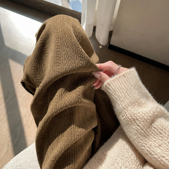 Gefütterte Cord-Weithosen für Damen