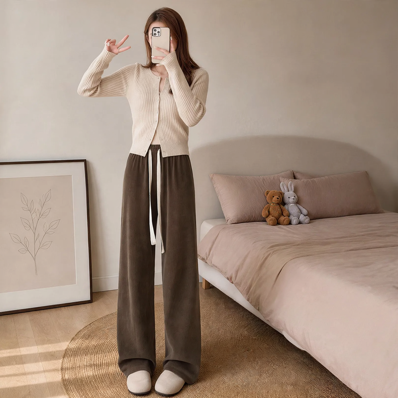 Gefütterte Damen-Cordhose mit Lammfleece-Optik