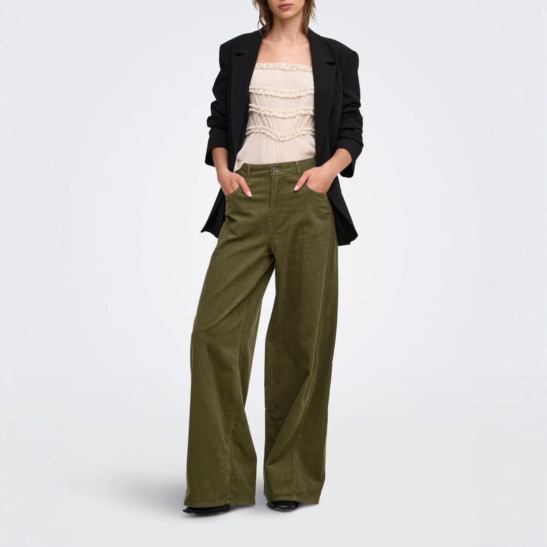 Kord-Weithose im Vintage-Stil