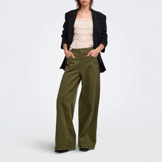 Kord-Weithose im Vintage-Stil