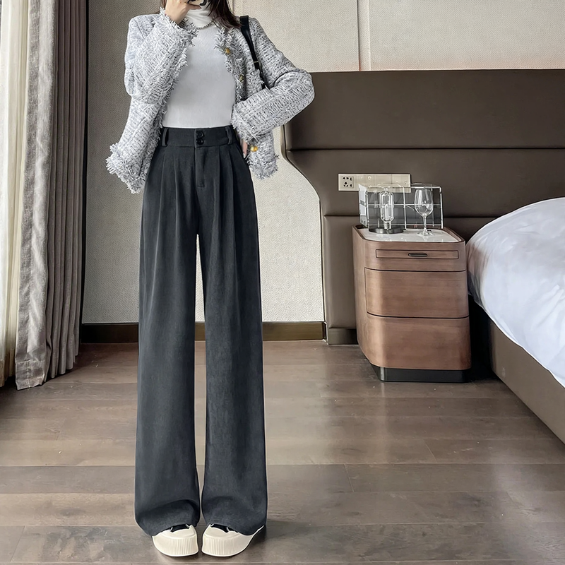 Gefütterte Cordhose mit hohem Bund