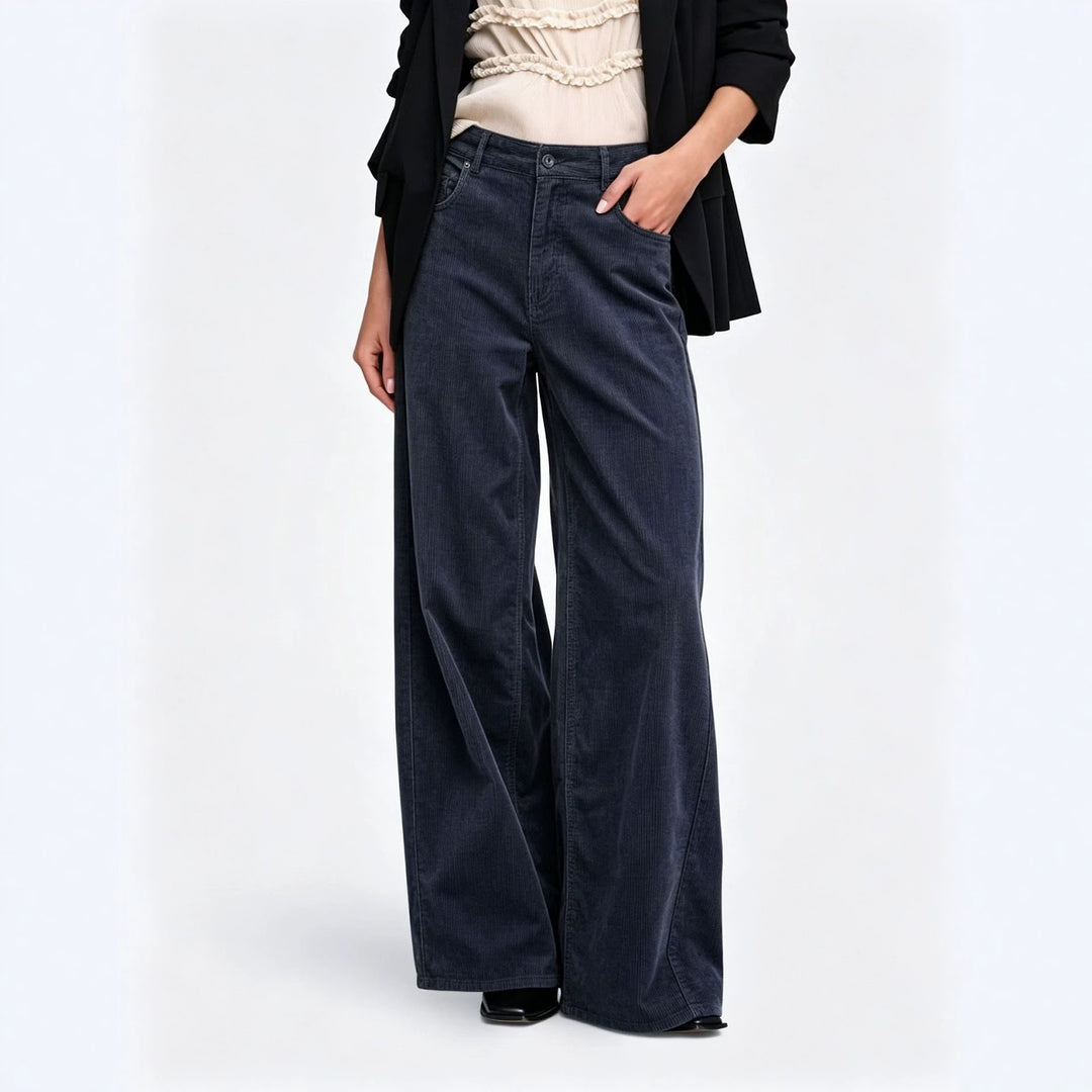 Kord-Weithose im Vintage-Stil