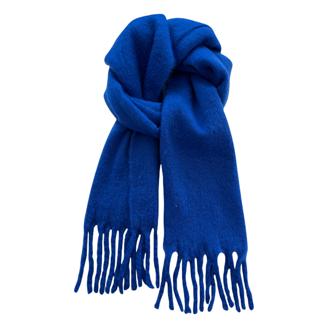 Dicker Strickschal mit Fransen