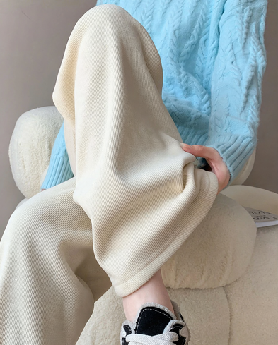 Gefütterte Cord-Weithose mit Lammfleece-Imitat