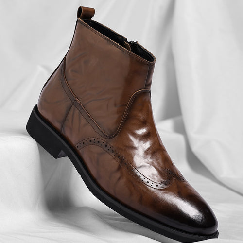 Klassische Chelsea-Stiefel mit Brogue-Details