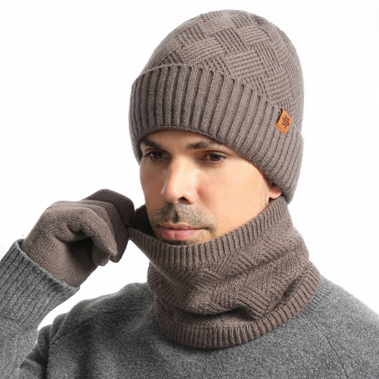 Winter-Set: Strickmütze, Schal und Handschuhe