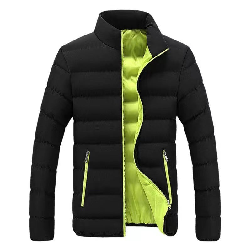 Kurze, gefütterte Herrenjacke, modisch