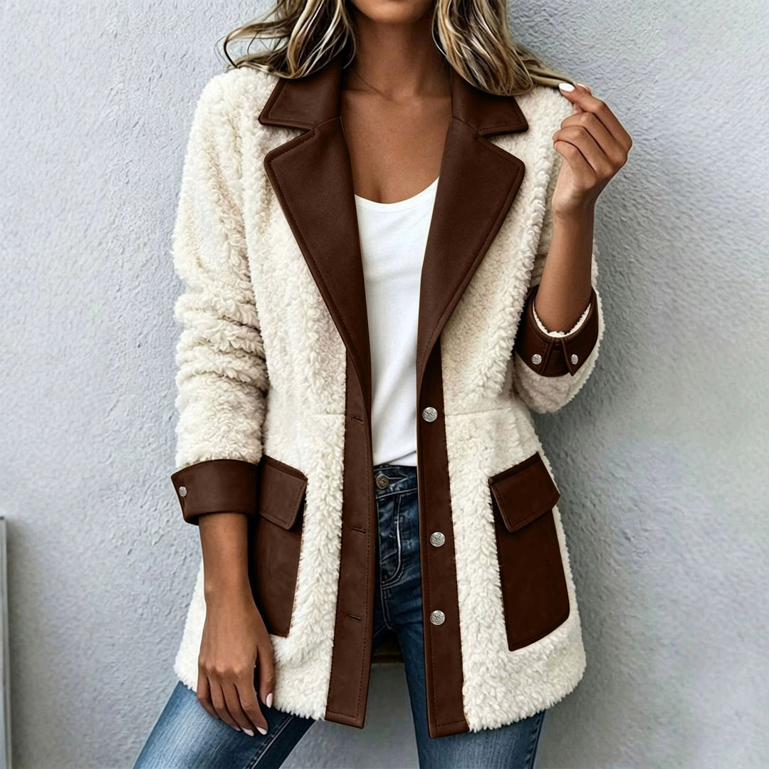 Lammfleece-Jacke mit Revers und Knopfleiste