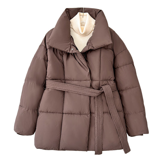 Mittellange Damen-Winterjacke mit Taillengürtel