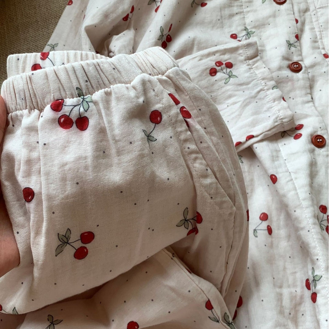 Damen-Pyjama-Set aus Baumwoll-Doppelgaze mit Kirschmuster