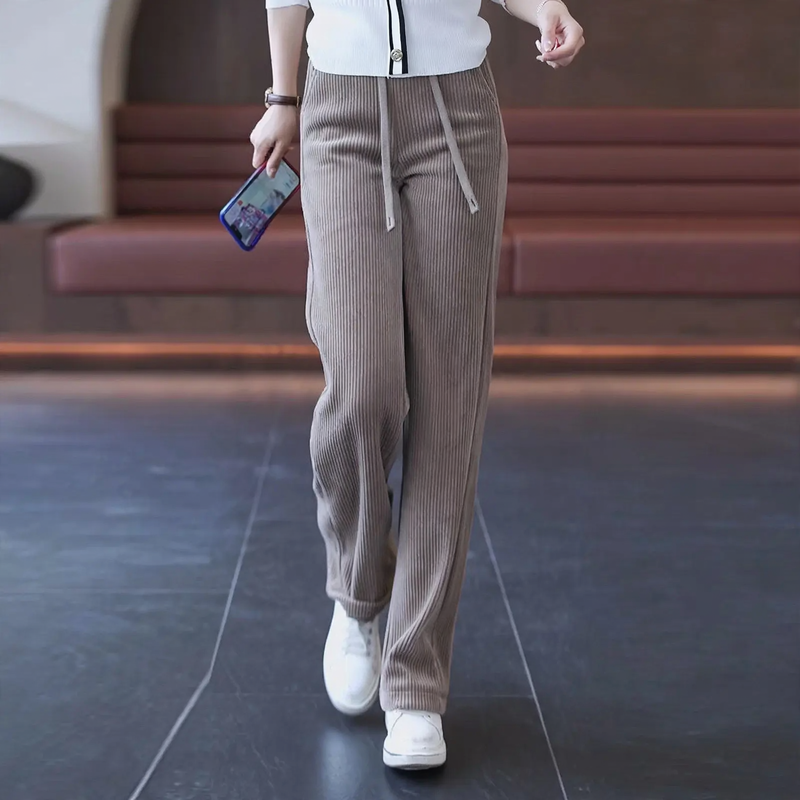 Damen-Cordhose mit weitem Bein und Fall