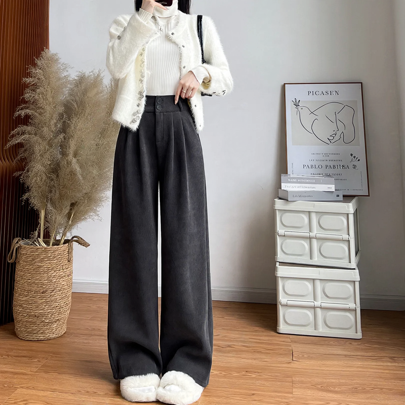 Gefütterte Damen-Cordhose in gerader Passform