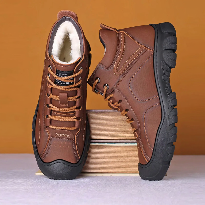 Gefütterte Herren-Winterstiefel mit dicker Sohle
