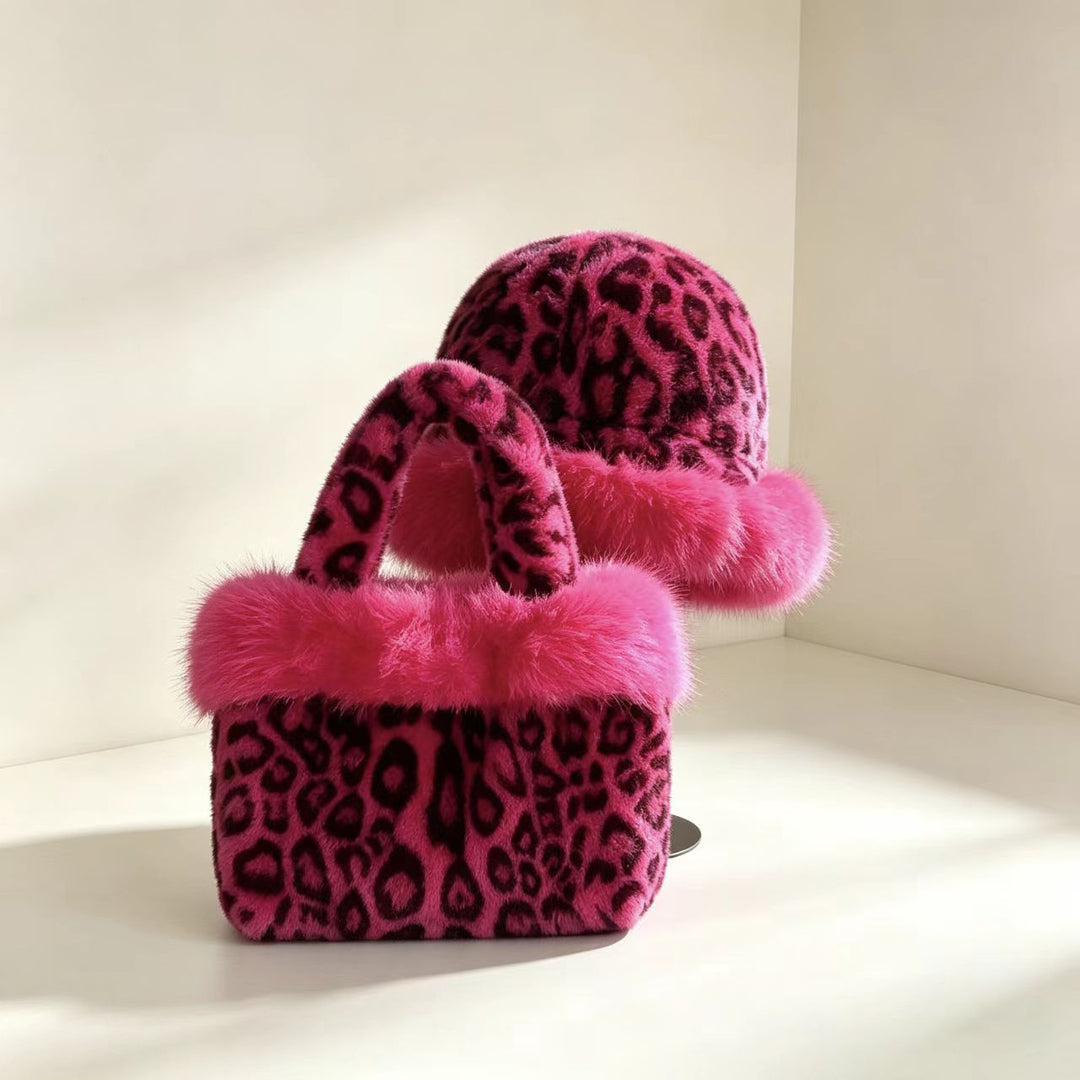 Winter-Set: Handtasche und Mütze im Leoparden-Design