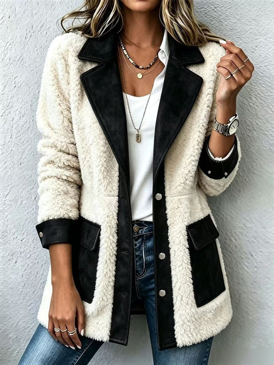 Lammfleece-Jacke mit Revers und Knopfleiste