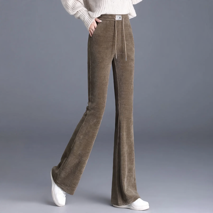 Gefütterte Kord-Hose mit leichtem Schlag