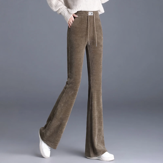 Gefütterte Kord-Hose mit leichtem Schlag