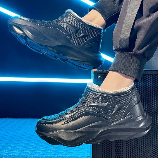 Gefütterte Herren-Winterstiefel mit Keilabsatz