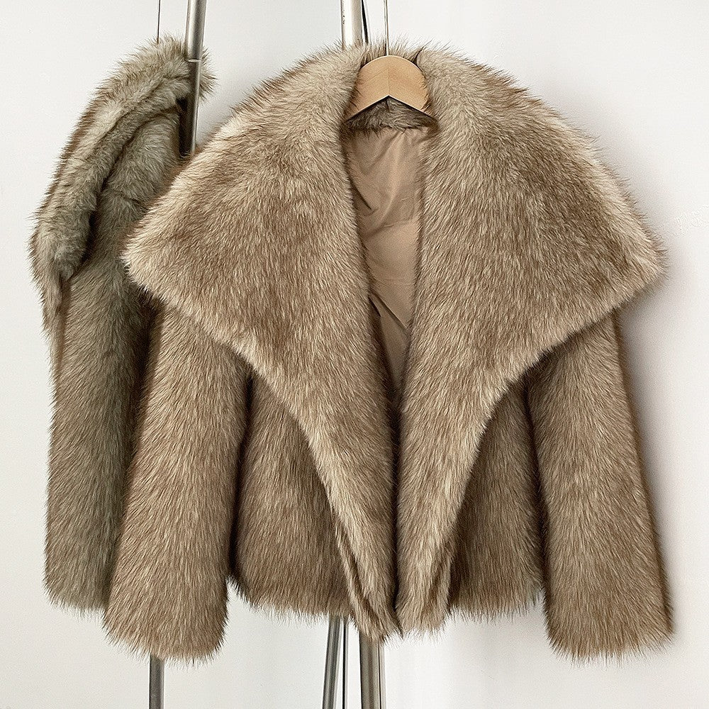 Elegante Kunstpelzjacke mit großem Revers
