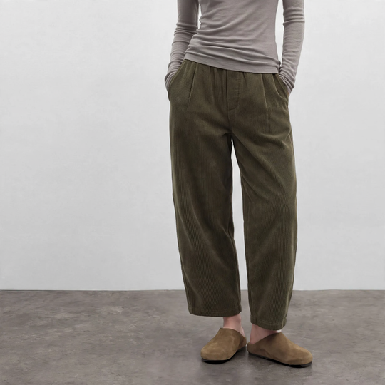 Damen-Cordhose mit elastischem Bund, konischer Schnitt