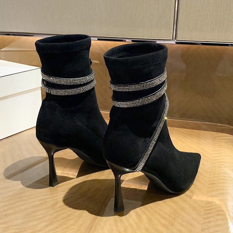 Damen Stiefeletten mit spitzer Zehenpartie, Veloursoptik und funkelnden Strass‑Riemchen Nord Taschen