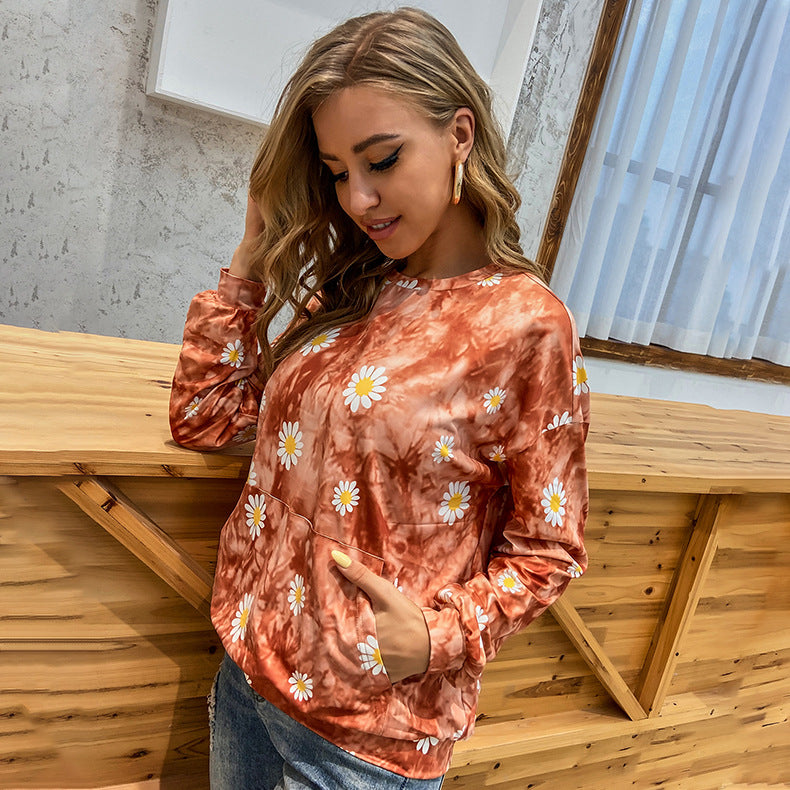 Damen locker geschnittenes Sweatshirt mit Gänseblümchen‑Print Batik‑Optik und Kängurutasche Nord Taschen