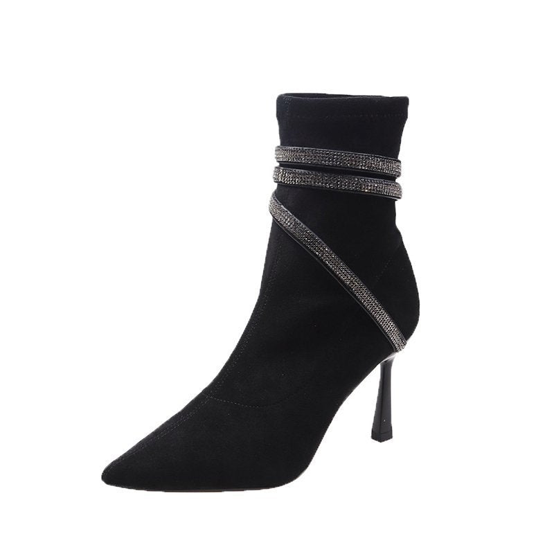 Damen Stiefeletten mit spitzer Zehenpartie, Veloursoptik und funkelnden Strass‑Riemchen Nord Taschen