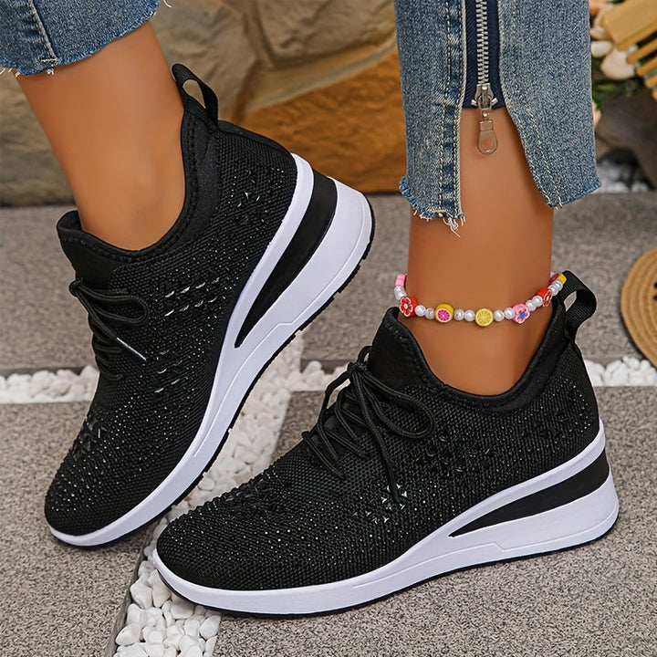 Elegante Sneakers mit Strasssteinen