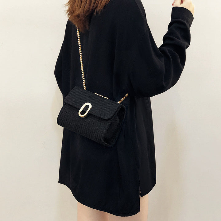Damen Clutch mit stilvollem Kettenriemen und hochwertiger Oberflächenstruktur Nord Taschen
