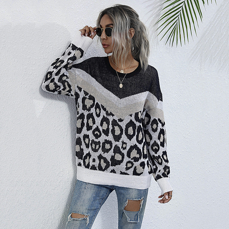 Damen Oversize Strickpullover mit Leopardenjacquard und kontrastierender V‑Blende Nord Taschen