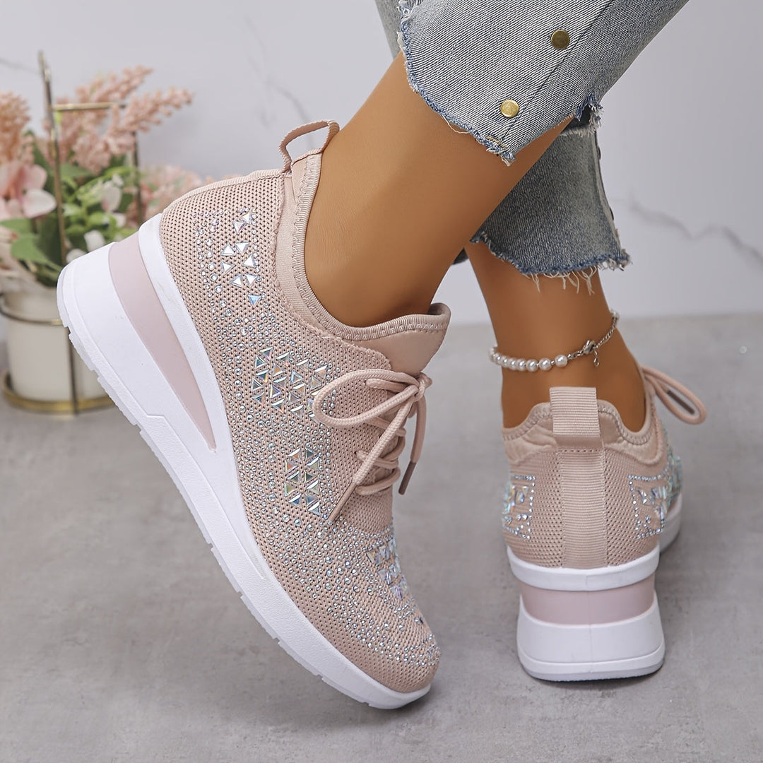 Elegante Sneakers mit Strasssteinen