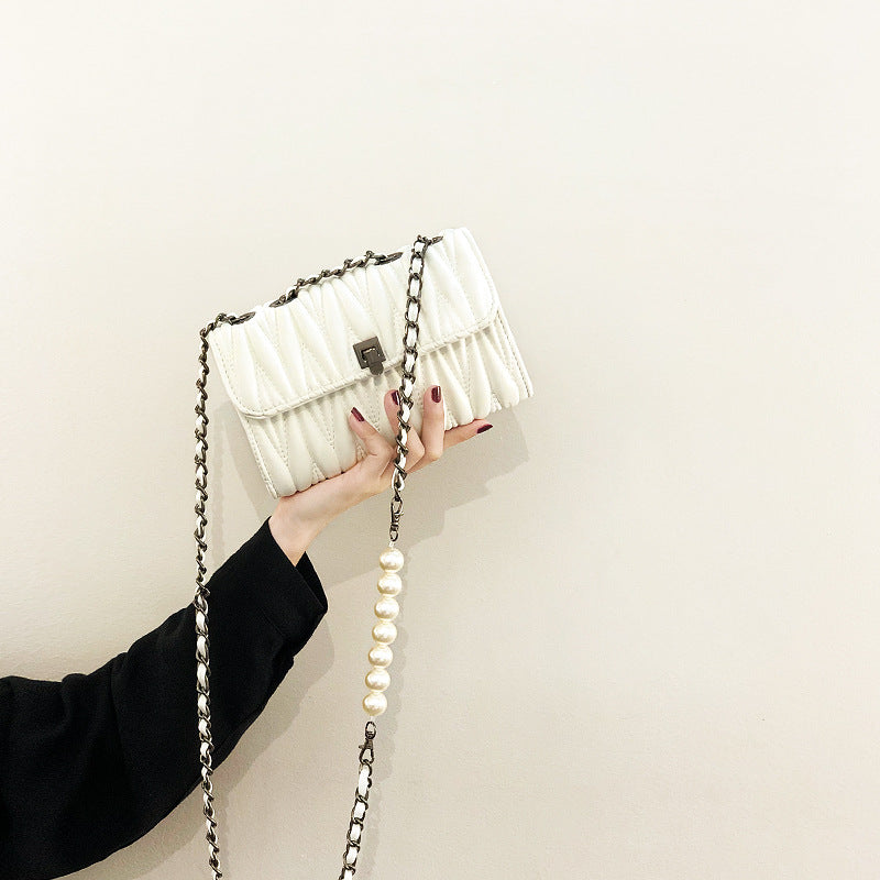 Damen Clutch-Tasche mit schicker Ketten- und Perlenapplikation Nord Taschen