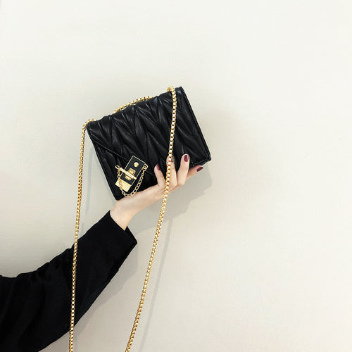 Damen Clutch-Tasche mit trendiger Steppung und goldener Kettenverzierung Nord Taschen