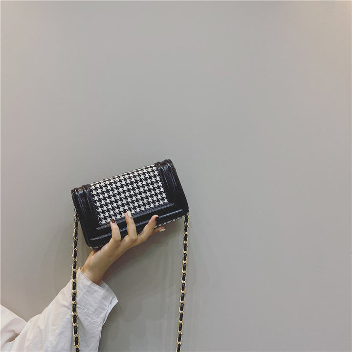 Damen Clutch-Tasche mit schickem Hahnentrittmuster und feinem Kettenriemen Nord Taschen
