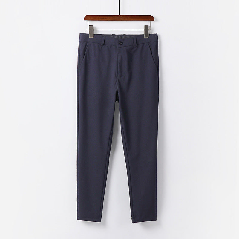 Herren Schmale Chino-Hose aus Stretch-Baumwollmix mit schmalem Bein und Bundfalten Nord Taschen