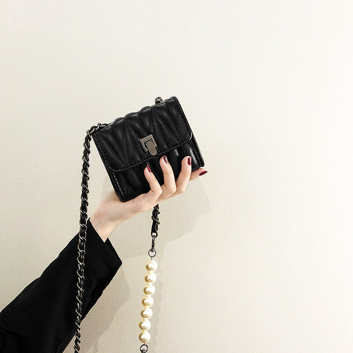 Damen Clutch-Tasche mit schicker Ketten- und Perlenapplikation Nord Taschen