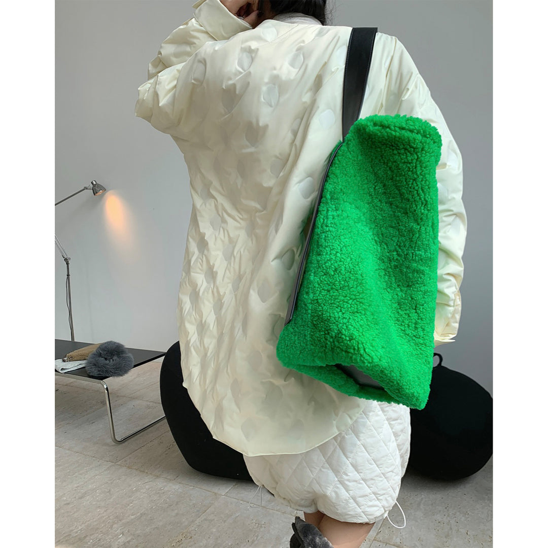 Damen Oversize-Steppjacke ohne Kragen mit Rundhalsausschnitt und leichter Wattierung Nord Taschen