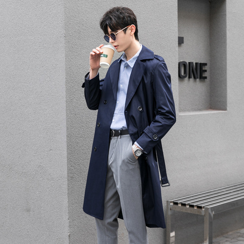 Herren Eleganter knielanger Trenchcoat aus leichtem Funktionsstoff mit Taillengürtel Nord Taschen